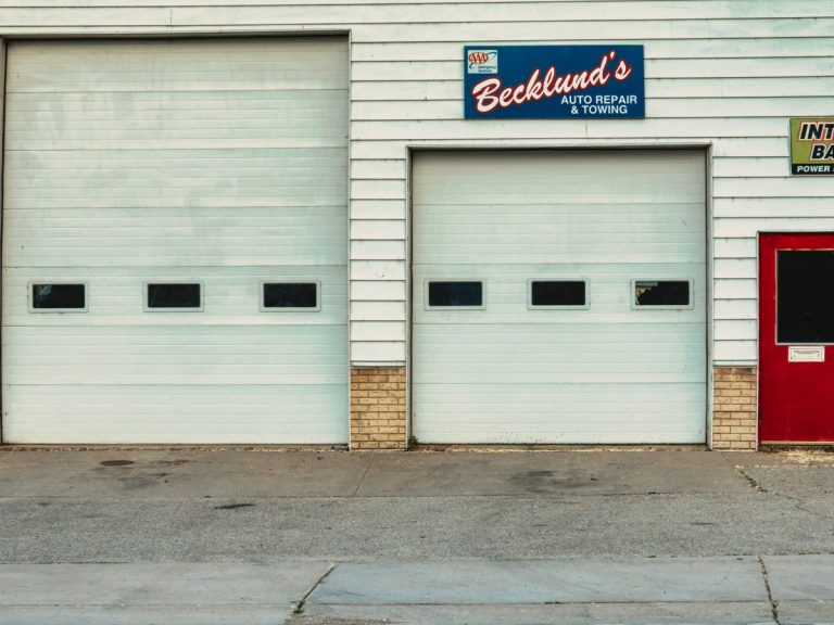 Commercial Aluminum Door Installation: Durable, Stylish & Secure Entry Solutions